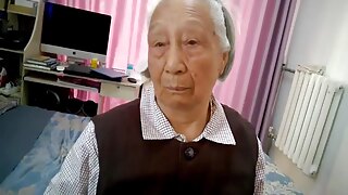 Japonská babička zažívá drsný sex