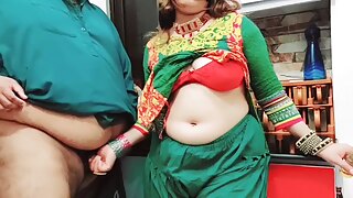 Desi Punjabi Bhabhi bliver kinky med en eksotisk fremmed i en hot hindi creme de la scene med stram teen anal