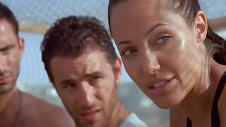 Angelina Jolie - Catacomb Raider realizza di essere utile per Confine (2003) con il suo sound disgusto prenotato